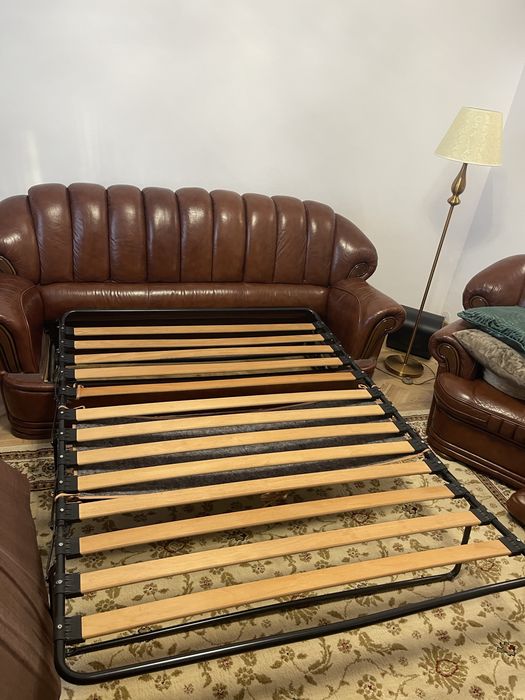 Canapea  extensibila din piele naturala + 2 fotolii