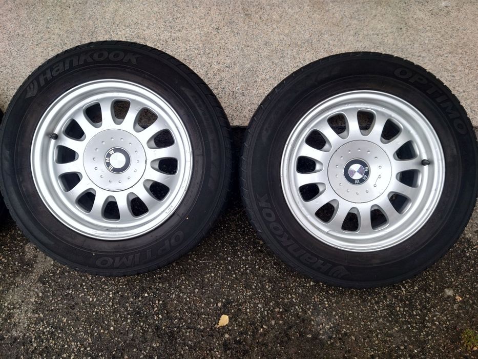 Vând jante cu cauciucuri vară BMW E 39 205/65/15