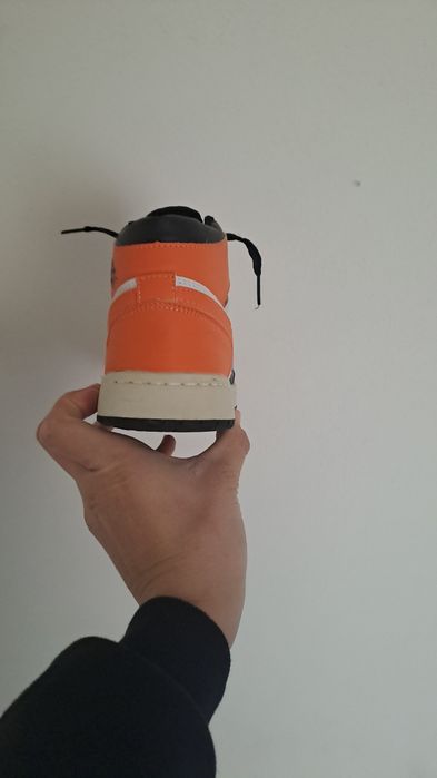 Vand 2 perechi de adidasi jordan 1 si Nike Air Max Speed Turf