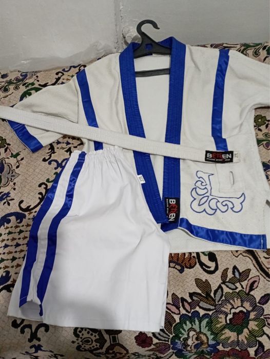 Кимоно для дзюдо на 8–9 лет