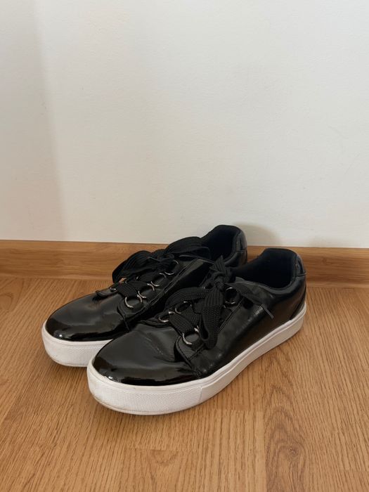 Кожени, черни обувки