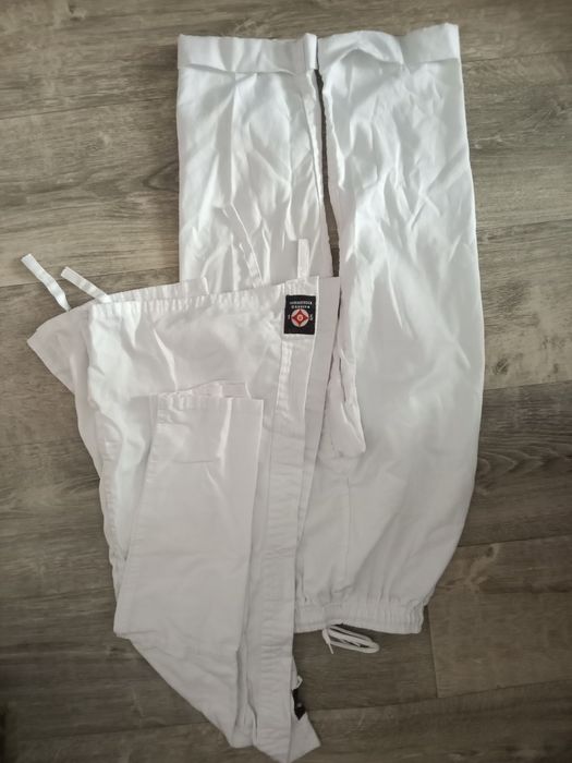 Продам кимоно карате и дзюдо