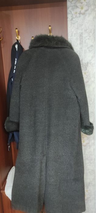 Пальто зимнее женское продам