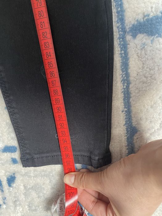 Джинсы черные Zara