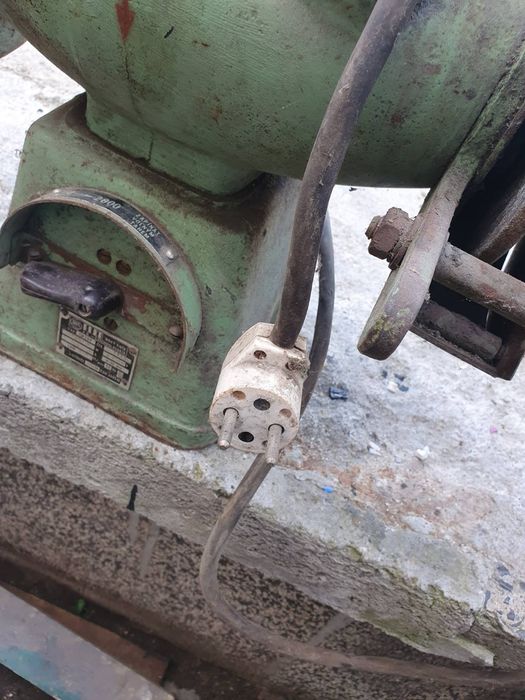 Шмиргел двоен чугунен