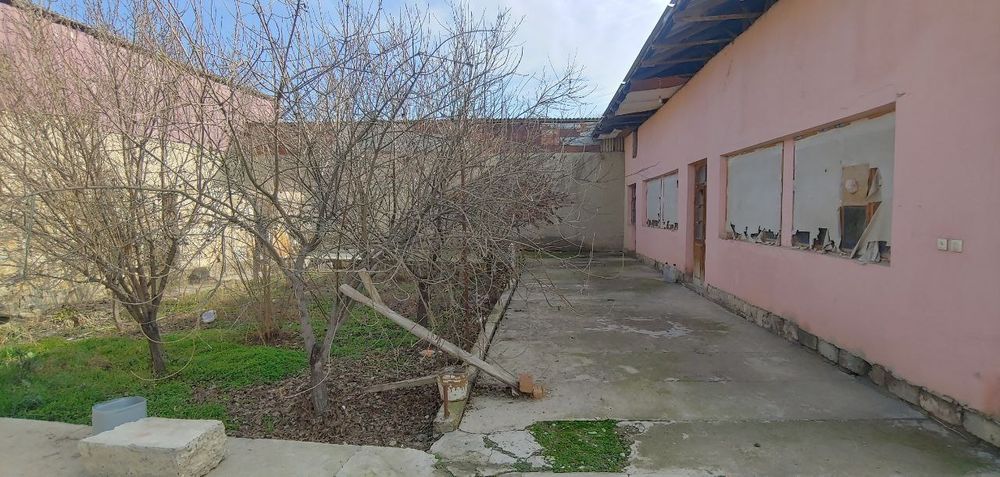 Xatirchi sentrida 6 sotix uy sotiladi