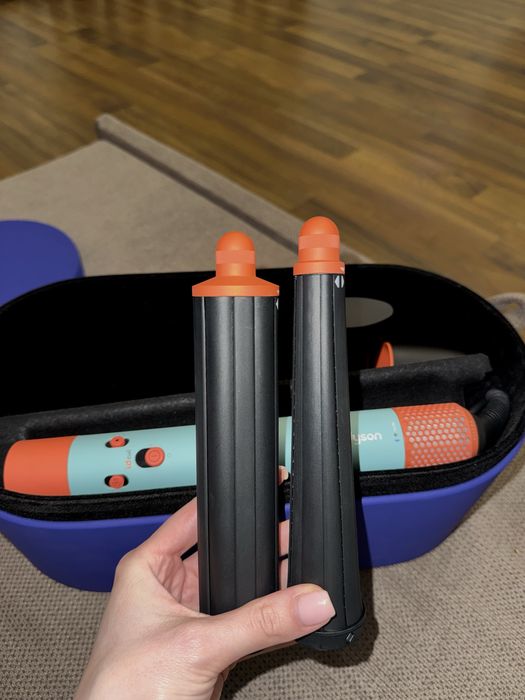 Vând Dyson Airwrap i.d. Straight + Wavy