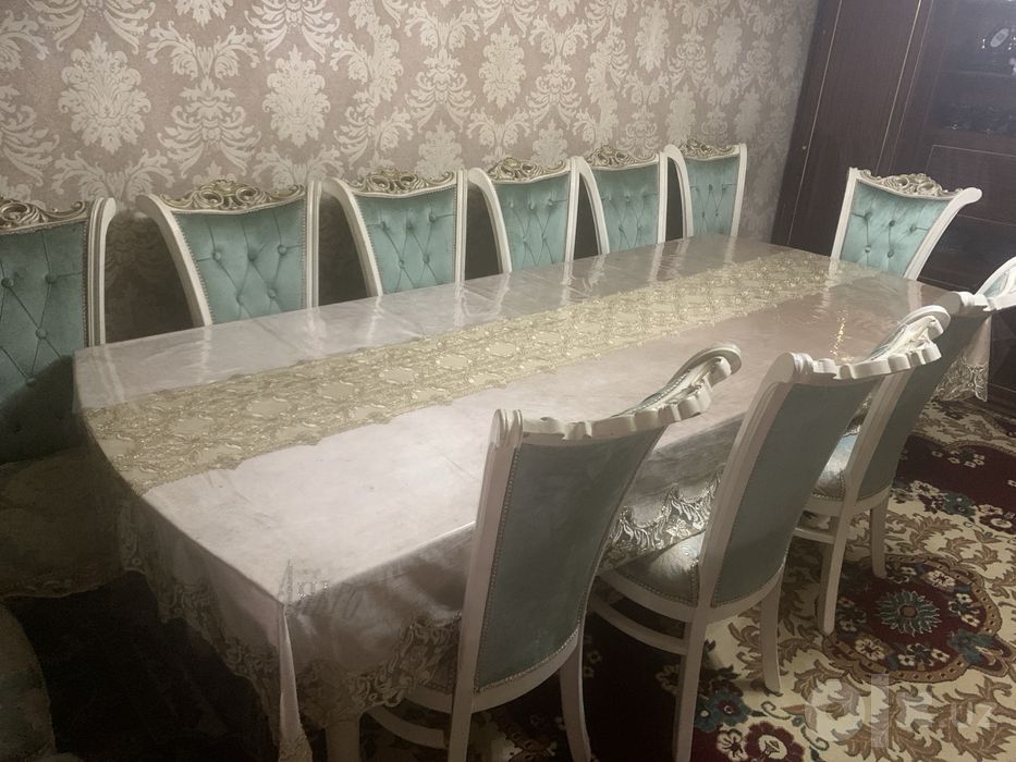 Стол стул для гостинной