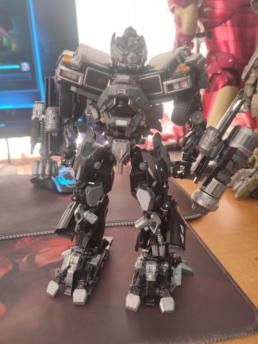 Transformers masterpiece mpm06 Ironhide weapon master