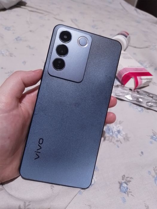 Vivo V27e 128ГБ продается
