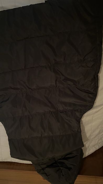 Продавам дамски елек с качулка, дебел, шушляк.