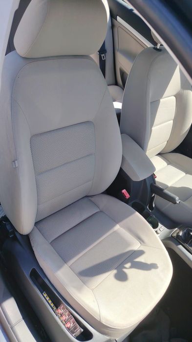 Interior  Skoda Octavia 2 fete de usi cotiera plafon