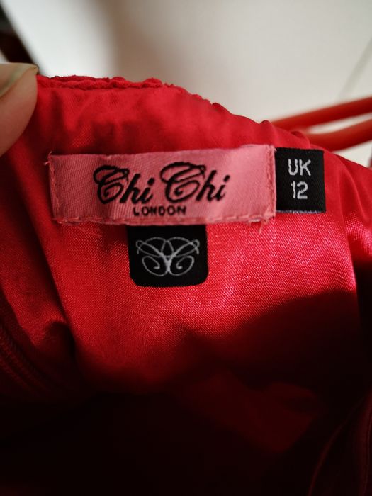 Rochie roșie de ocazie cu dantela