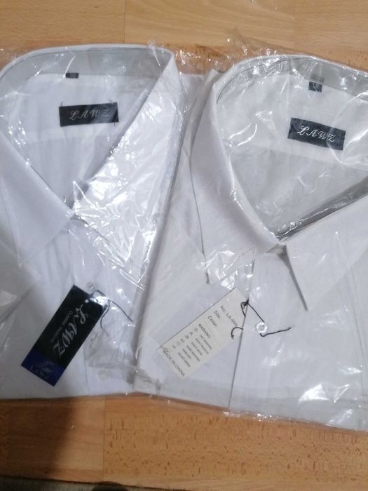 Vand cămăși de bărbați