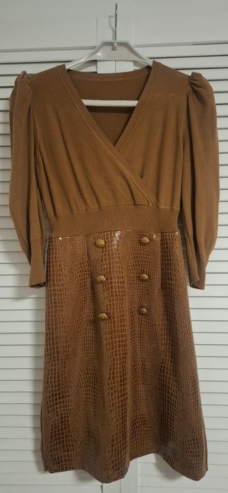 Rochie maro, model tineresc.