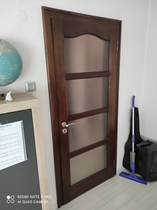 Масивни дървени врати с каси размери 200/83 h 4 бр.по 100€ бройката