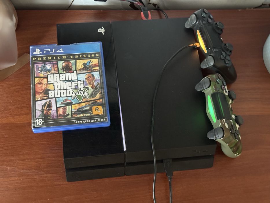 PS4 playstation 4 + много игр, 2 джойстика