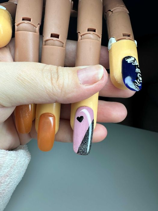 Manichiură Gel / Ojă Semi / Pedichiură - Calea Moșilor (Sector 2)