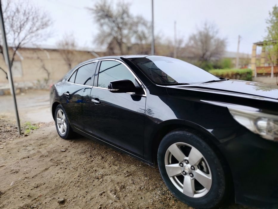 Malibu sotiladi narxini kelishamiz