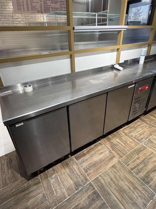 Холодильный стол