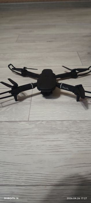 Квадрокоптер новый Е88