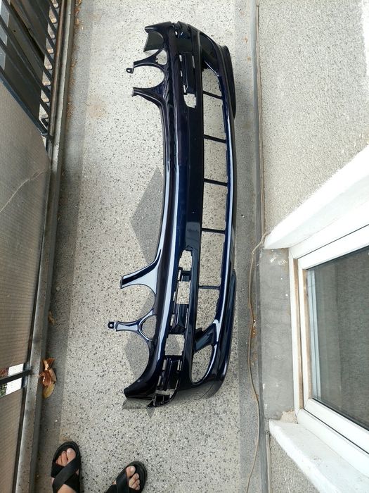 Продавам предна броня за Мерцедес Е280 2006г  180лв .