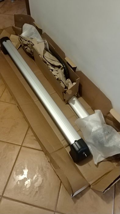 Ягуар оригинални нови греди багажник Jaguar E-pace thule