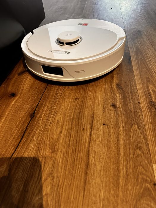 Roborock Q8 Max - apirator si mop