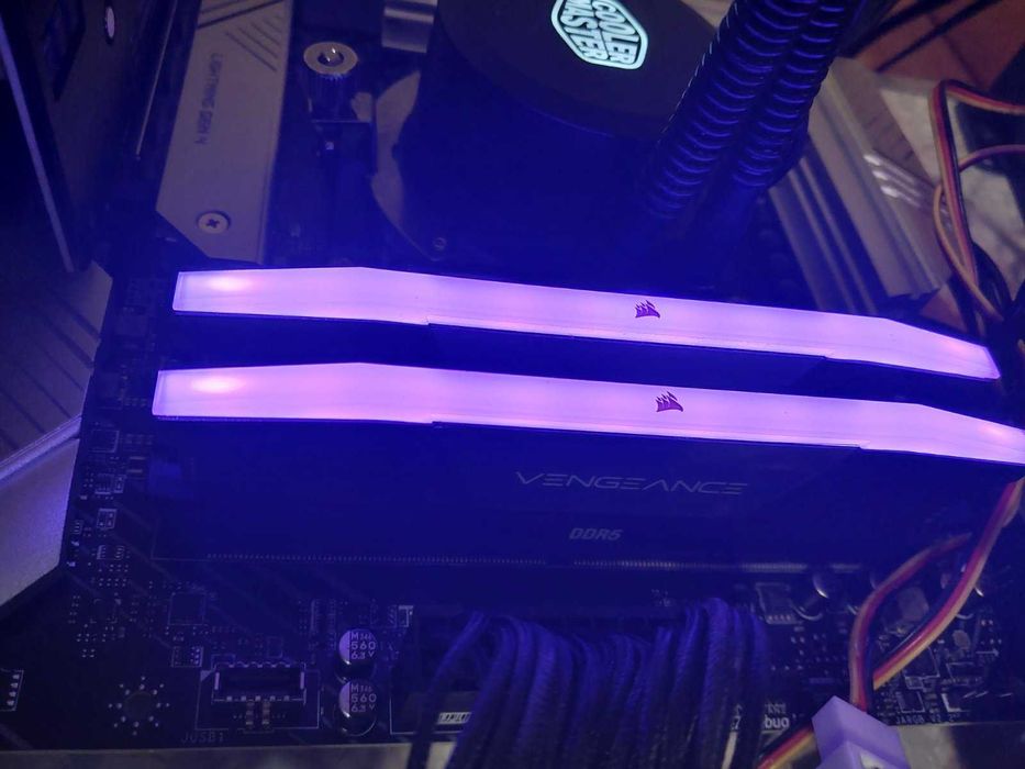 32GB 6000MT/s CL40 - Corsair Vengance RGB (XMP)