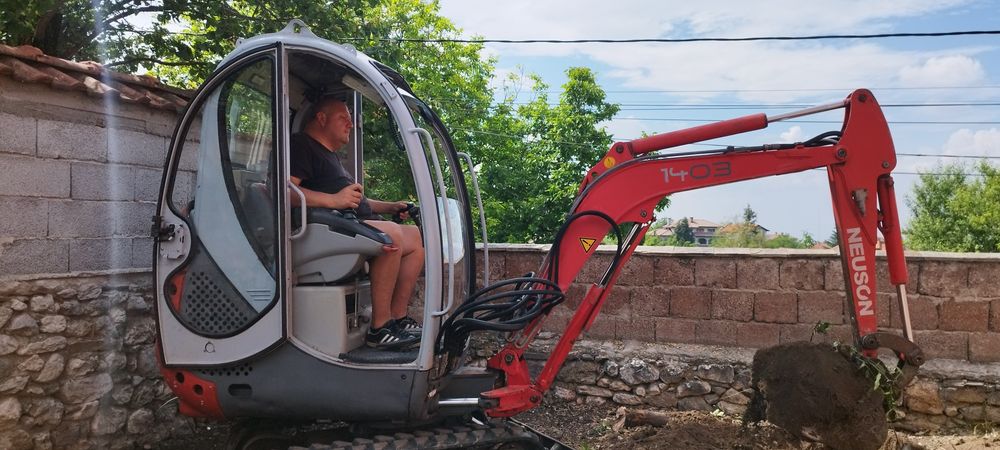 Транспортни услуги с  Самосвал,,Багер,Челен Товарач и Мотокар