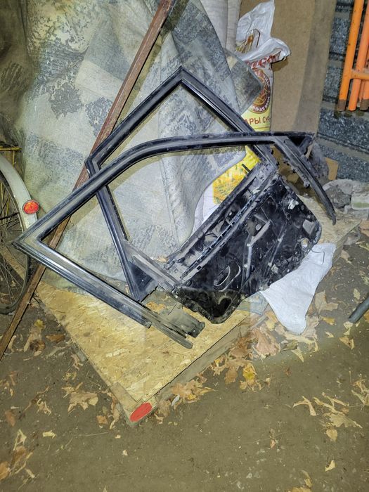 Дверь правая передняя audi b4