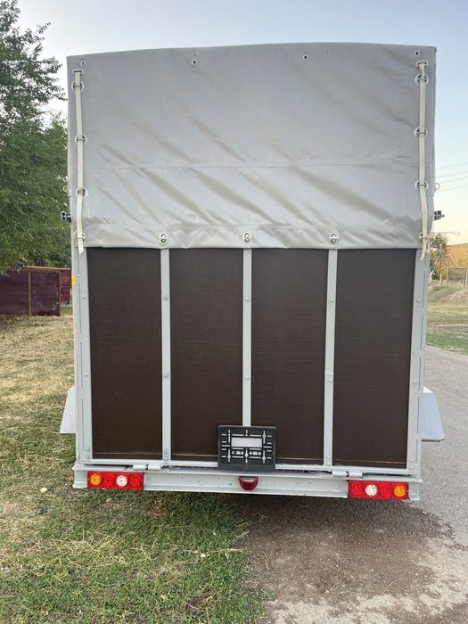 Коневозка для 2 лошадей