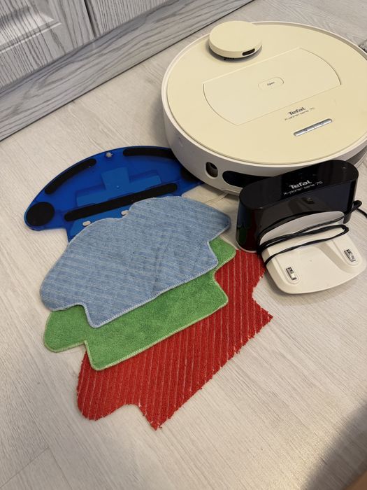 Продаю робот пылесос от тефаль