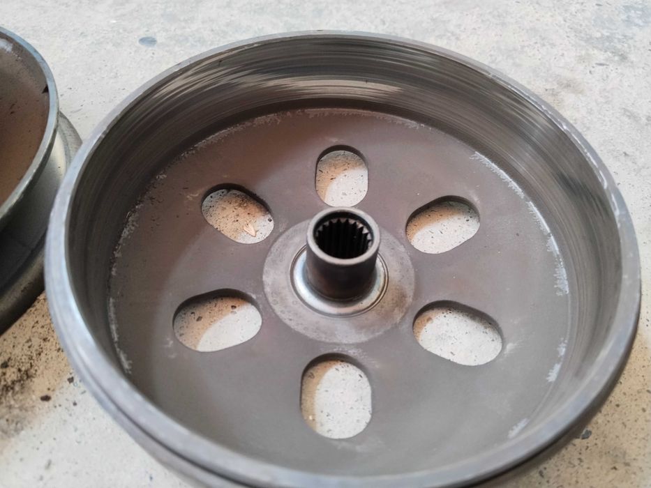 Skuter uchun variator stepleniya, va komutator sotiladi.