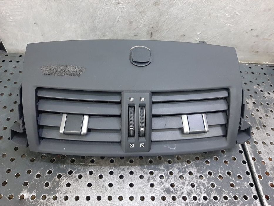 grila ventilatie centrala bord toyota rav-4 3 2008 55670-42060