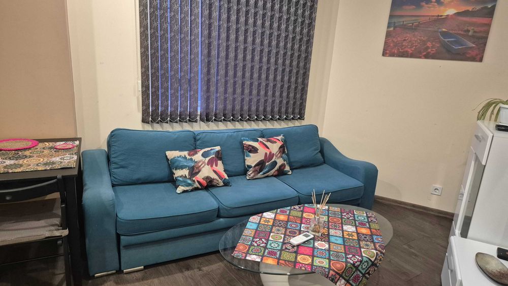 Много запазени дивани