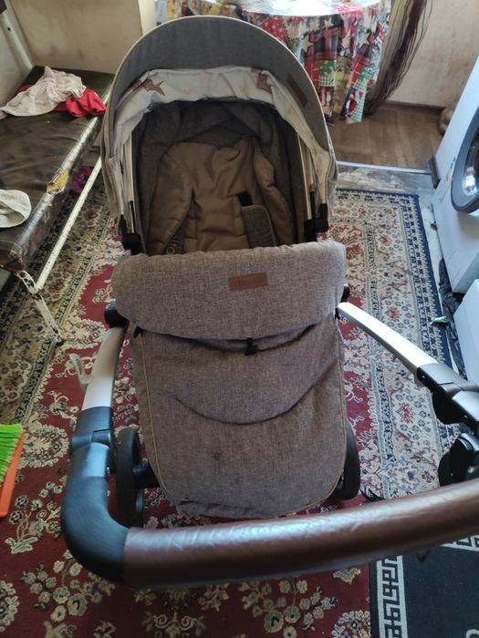 Продавам бебешка количка