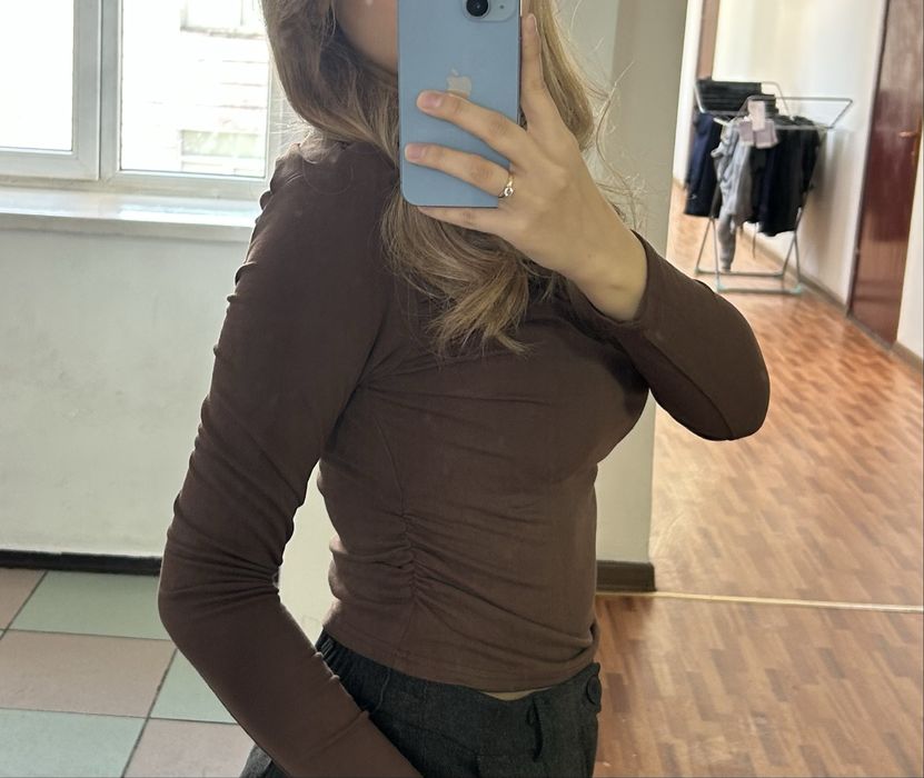 коричневый лонгслив