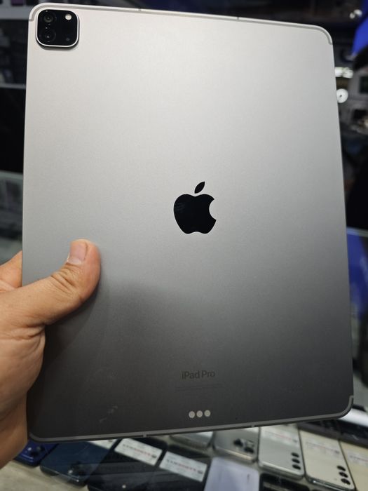 Ipad pro (12.9-дюймовый) (6-го поколения)