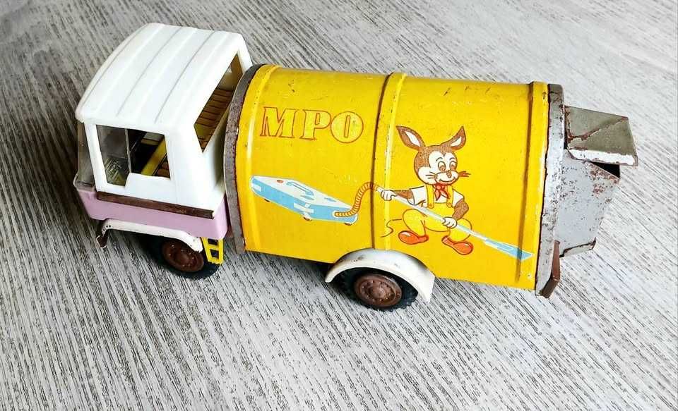 Метална кофичка за пясък, метални камиончета