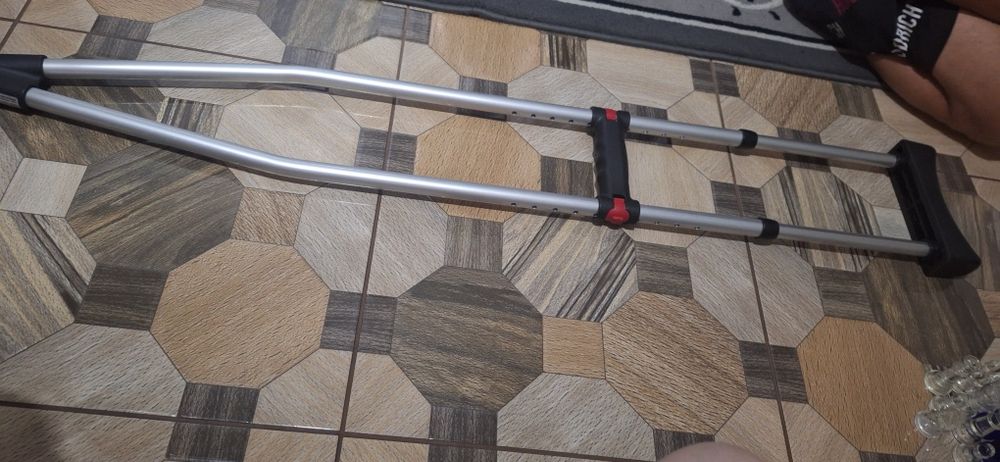 Cârje reglabile profesionale