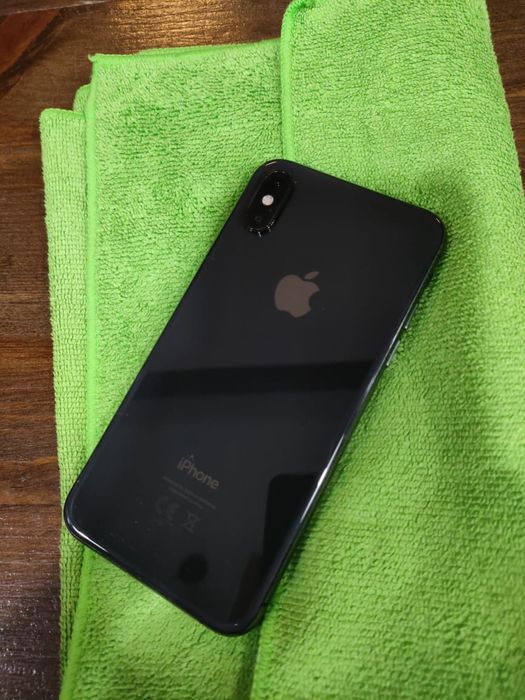 Продам айфон xs
