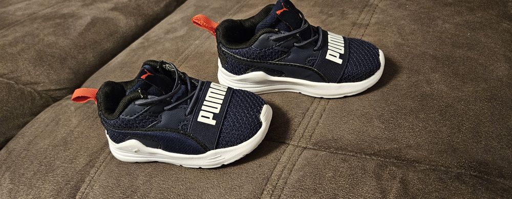 Adidași Puma mărimea 21 baietei