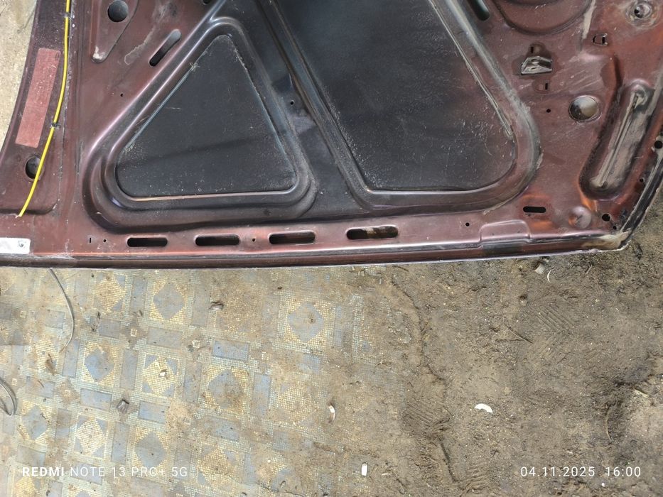 Капот Ауди 100с4