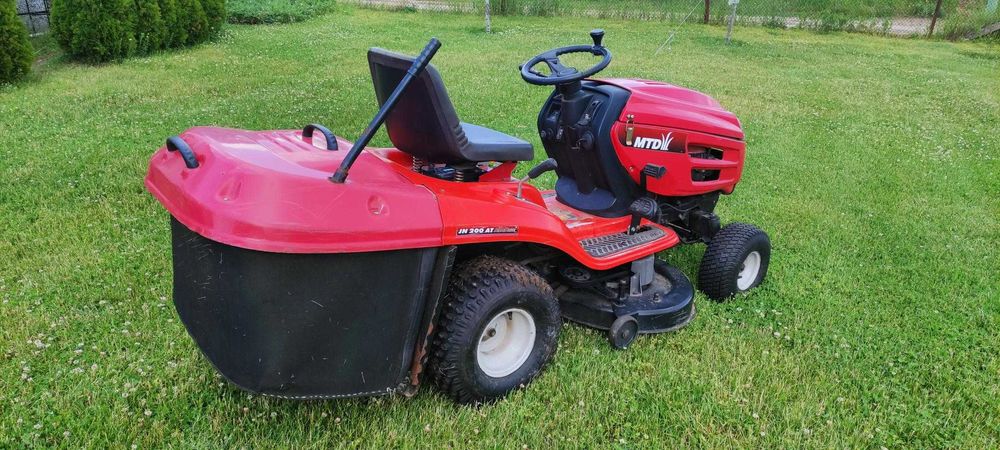 ПРОДАВАМ Тракторна косачка MTD
