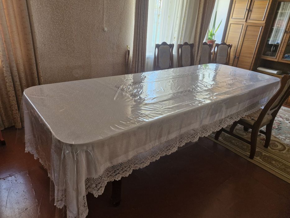 Стол со стульями