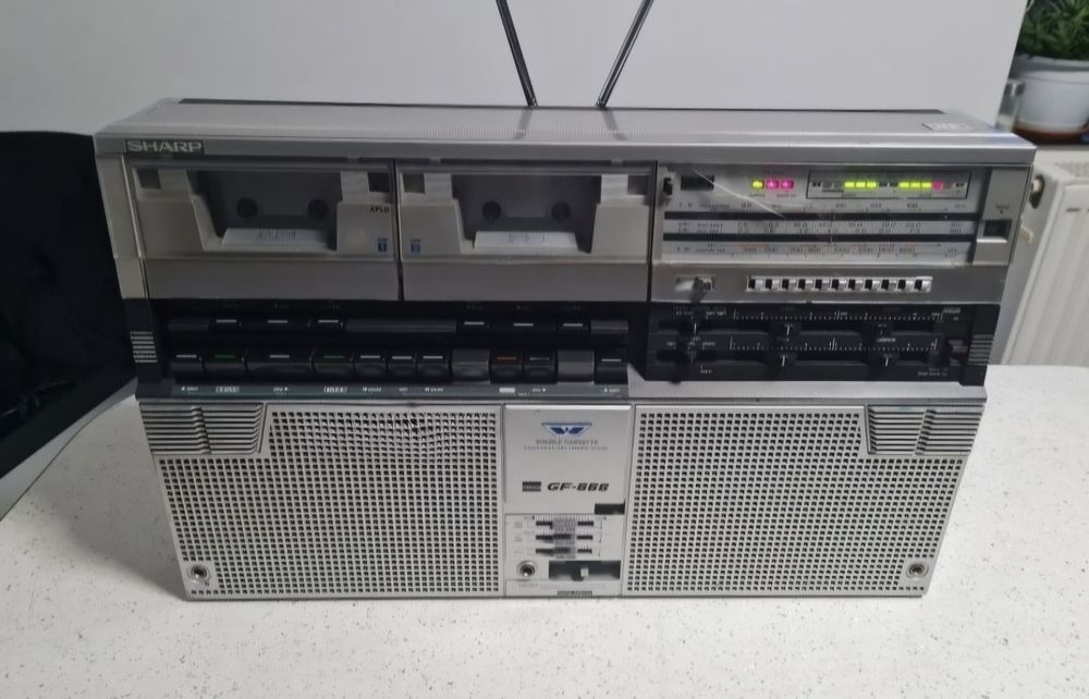 Radio casetofon Sharp GF-666