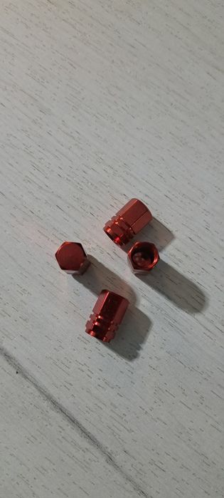 Капачки за вентил.