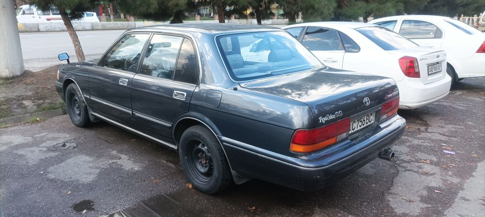 Toyota crown jzs 133