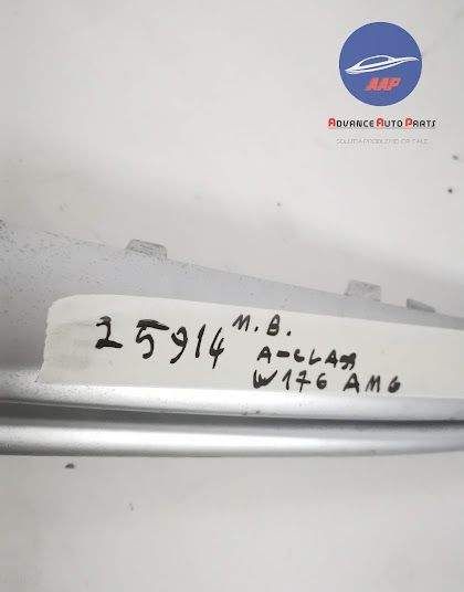 Централна декоративна решетка оригинал Мерцедес-Бенц / Mercedes-Benz A